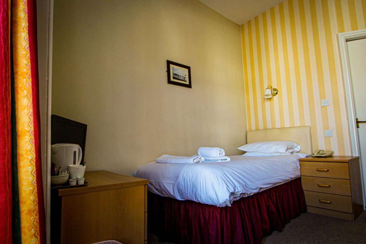 New Loretta Hotel Ландъндо Екстериор снимка
