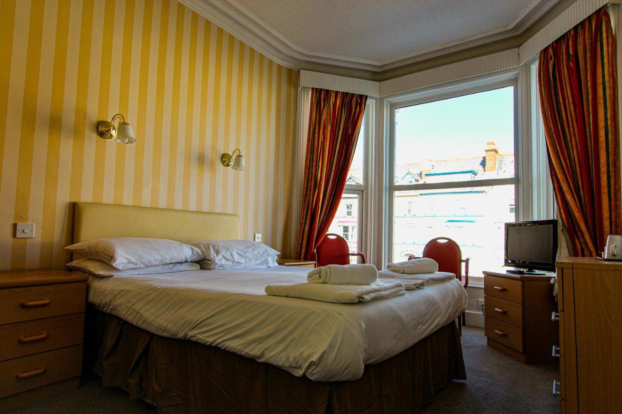 New Loretta Hotel Ландъндо Екстериор снимка